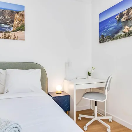 Charming Old Town 1br 50m From Ac Wi-fi Parking Lägenhet